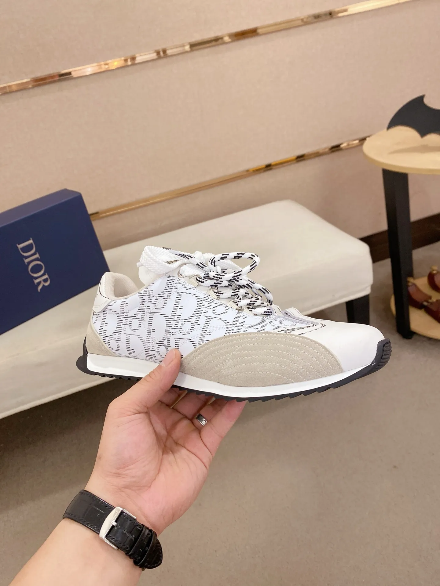 Men's shoes💰: 500💰Couple style💏 [Dior·Dior] New casual sports style men's shoes, new spring and summer design, perfect workmanship, lace-up lazy style to create wardrobe quality, upper: imported first-layer cowhide, mesh breathable lining soft and comfortable, ultra-light TPU wear-resistant outsole, simple, versatile fashion men's shoes, excellent color code number 35--44. (45,46 customized items are not returnable or exchangeable)